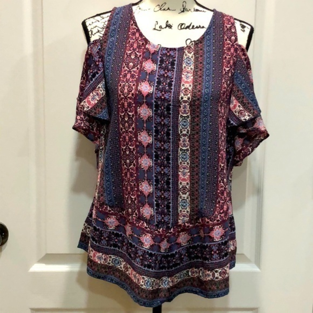 A. Byer Floral Top‎ L